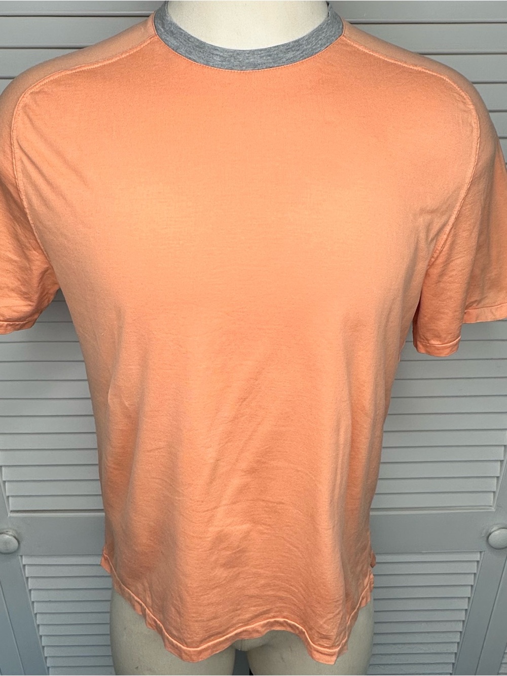 Brunello Cucinelli for Bergdorf Goodman Peach Crew Neck T-Shirt with Gray Collar